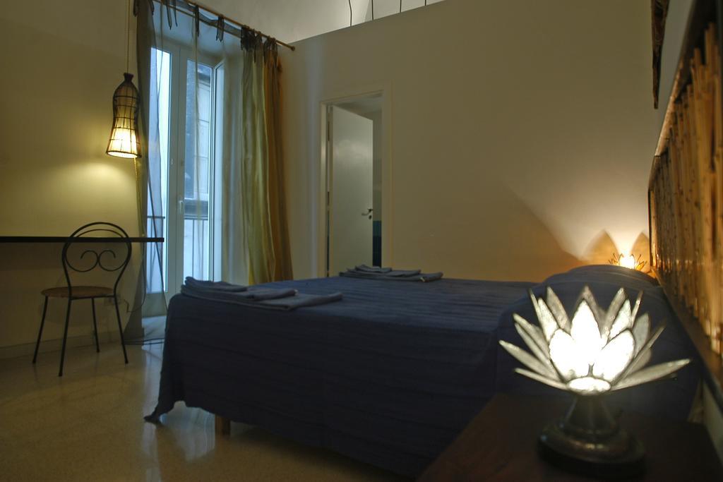Diletto A Napoli Bed & Breakfast Ruang foto